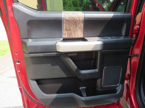 Used 2019 Ford F250 Lariat w/ Lariat Value Package image 5