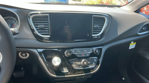 New 2026 Chrysler Voyager LX image 27