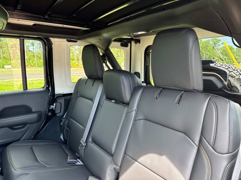 New 2025 Jeep Wrangler Unlimited Rubicon 392 image 16