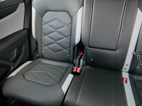 Used 2025 Volkswagen Atlas Peak Edition SE image 12