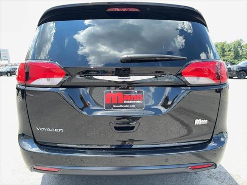 New 2025 Chrysler Voyager LX image 6