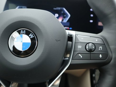 Used 2025 BMW X1 xDrive28i w/ Technology Package image 13
