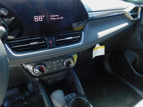 Used 2025 Chevrolet TrailBlazer ACTIV w/ Driver Confidence Package image 25
