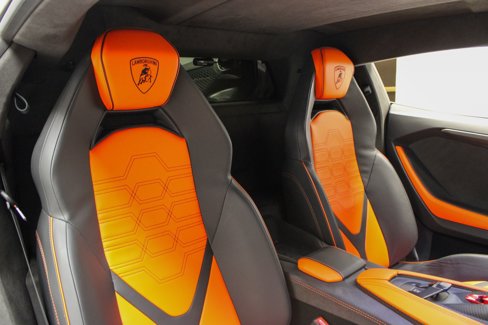 Used 2025 Lamborghini Revuelto image 35