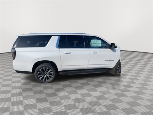 New 2025 Chevrolet Suburban High Country image 9