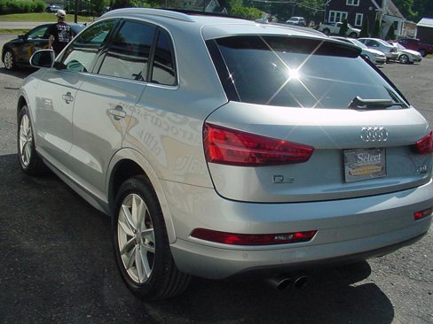 Used 2018 Audi Q3 2.0T Premium Plus w/ Premium Plus Package image 9