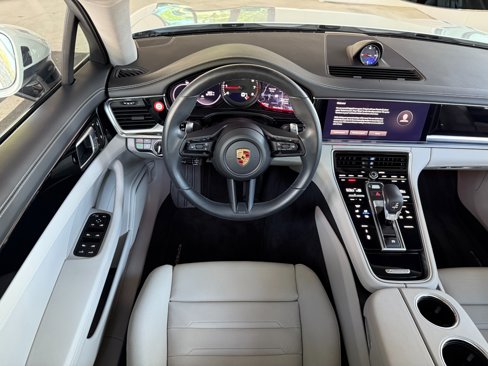 Used 2023 Porsche Panamera 4 w/ Premium Package image 40
