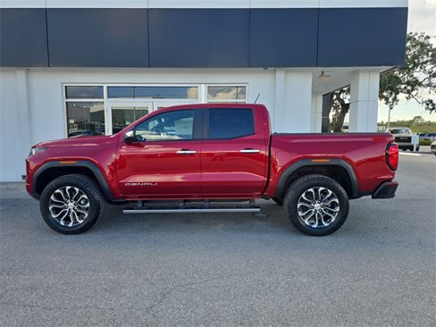New 2026 GMC Canyon Denali image 4