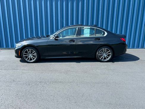 Used 2022 BMW 330i xDrive Sedan w/ Driving Assistance Package image 17
