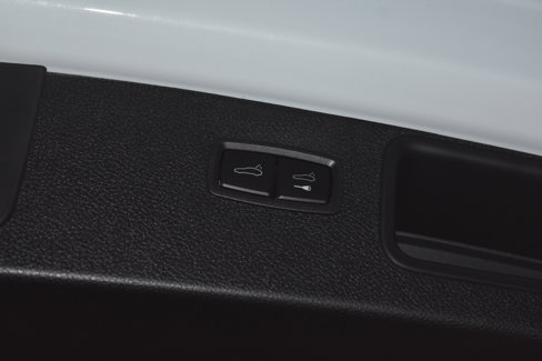New 2026 Porsche Macan image 32