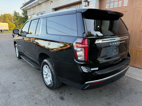Used 2021 Chevrolet Suburban LT image 5