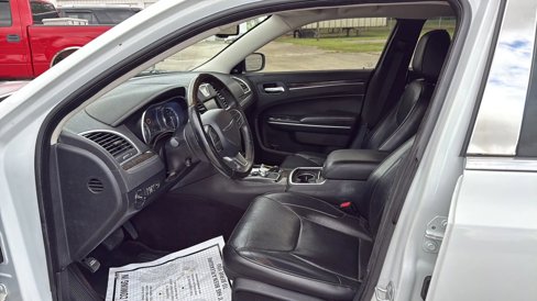 Used 2018 Chrysler 300 Limited w/ Safetytec Plus Group image 14