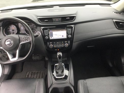 Used 2017 Nissan Rogue SL w/ SL Premium Package image 18