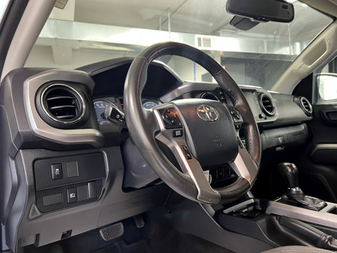 Used 2020 Toyota Tacoma SR5 image 25