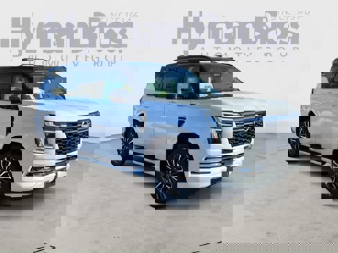 New 2026 Nissan Armada Platinum Reserve image 1