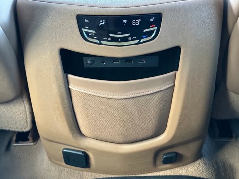 Used 2017 Cadillac Escalade ESV Platinum image 26