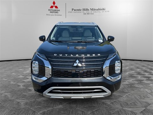 New 2025 Mitsubishi Outlander SEL image 2