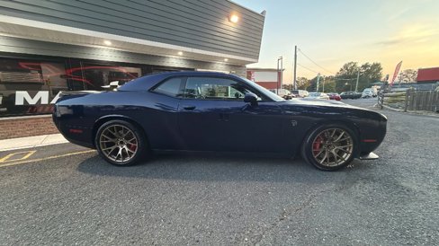 Used 2016 Dodge Challenger SRT Hellcat image 7