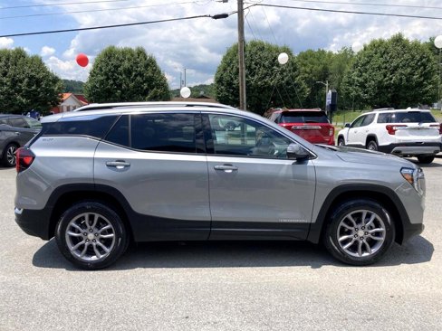 Used 2023 GMC Terrain SLT image 4