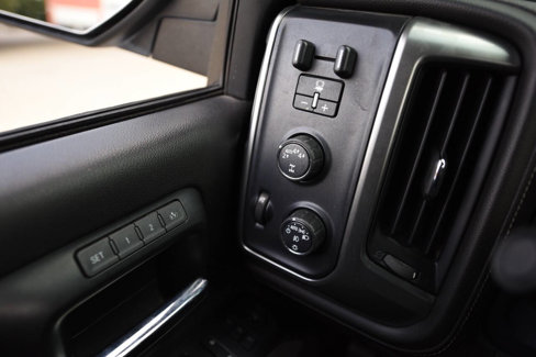 Used 2018 Chevrolet Silverado 1500 LTZ Z71 w/ LTZ Plus Package image 18