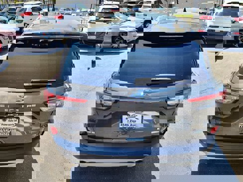 Used 2020 Ford Escape SE image 5