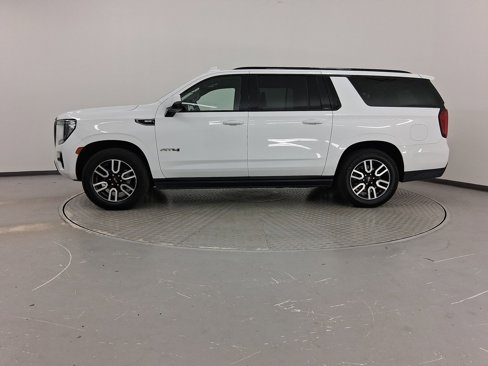 Used 2021 GMC Yukon XL AT4 w/ AT4 Premium Plus Package image 2