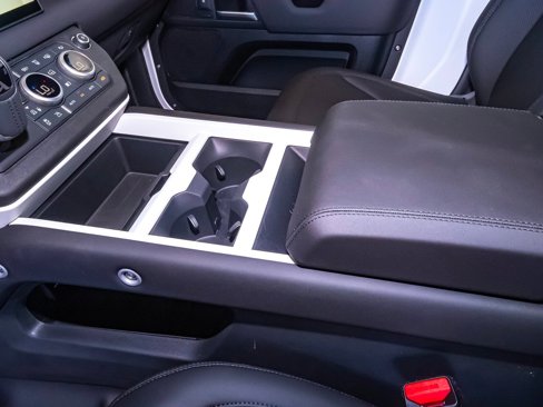 New 2025 Land Rover Defender 90 S image 31
