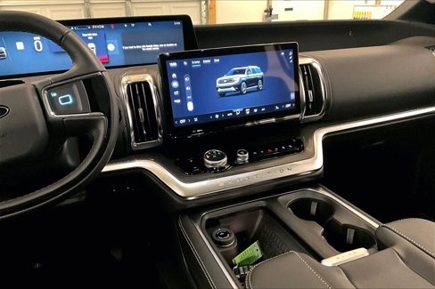 New 2025 Ford Expedition Platinum w/ Stealth Performance Package image 6