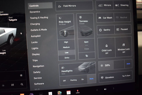 Used 2024 Tesla Cybertruck AWD Crew Cab image 44