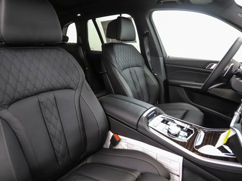 New 2026 BMW X5 M60i image 31