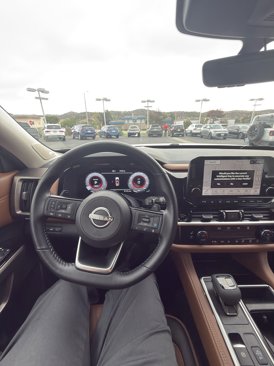 Certified 2025 Nissan Pathfinder Platinum image 13