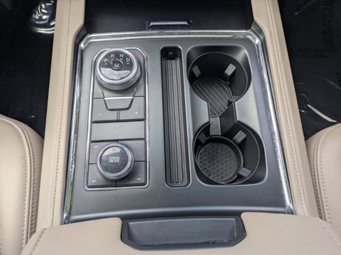 Used 2024 Ford Expedition Max XLT image 15