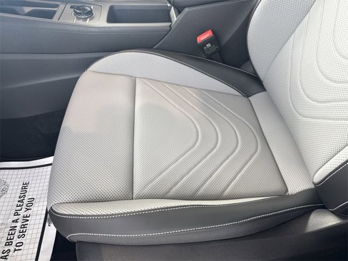 New 2025 Volkswagen Tiguan SE R-Line image 9