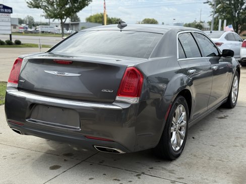Used 2019 Chrysler 300 Limited image 7