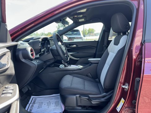 Used 2024 Chevrolet Trax RS w/ Driver Confidence Package image 8