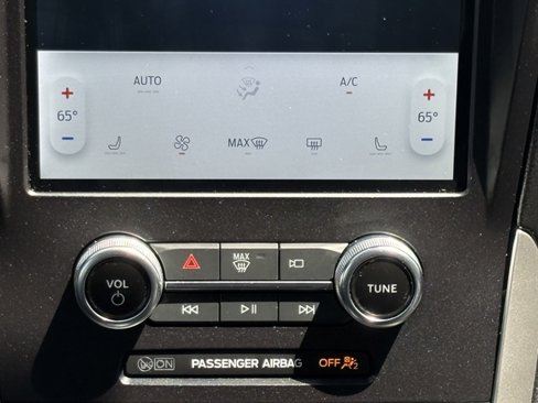 Used 2024 Ford Edge SEL image 34