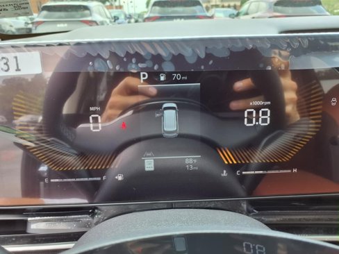 New 2026 Kia Carnival EX image 18