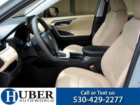 Used 2021 Toyota RAV4 XLE image 7