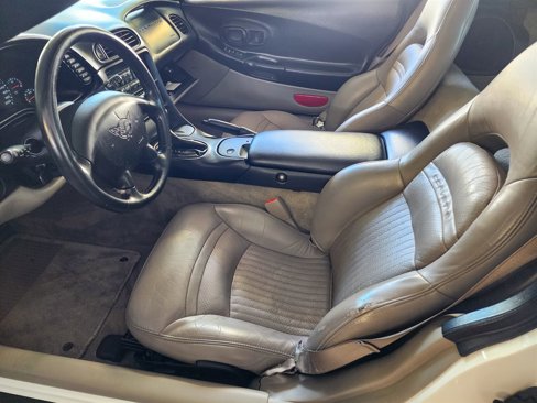 Used 2004 Chevrolet Corvette Coupe w/ Preferred Equipment Group image 19