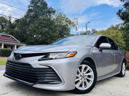 Used 2021 Toyota Camry LE image 1