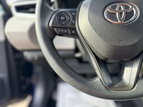 Used 2020 Toyota Corolla LE image 19