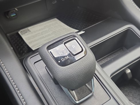 Used 2025 Nissan Pathfinder S image 24