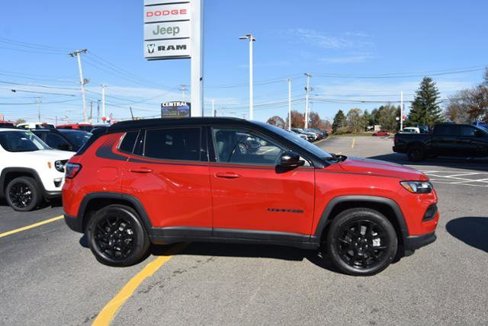 Certified 2023 Jeep Compass Altitude image 6