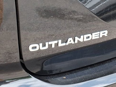 New 2025 Mitsubishi Outlander AWD image 11