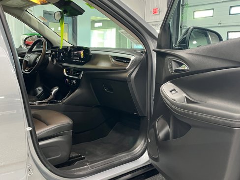 Certified 2024 Buick Encore GX Sport Touring w/ Experience Buick Package image 8