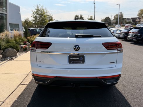 Used 2022 Volkswagen Atlas Cross Sport SE image 11