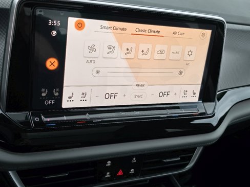 New 2025 Volkswagen Atlas Peak Edition SE image 24