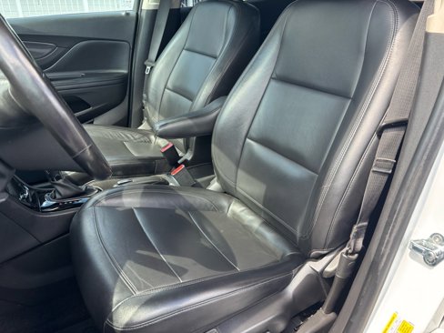 Used 2019 Buick Encore Essence image 14