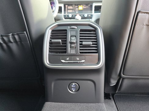 New 2025 Porsche Macan S image 19