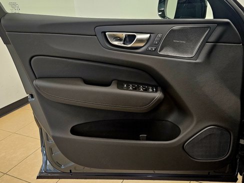 New 2026 Volvo XC60 B5 Ultra w/ Climate Package image 13
